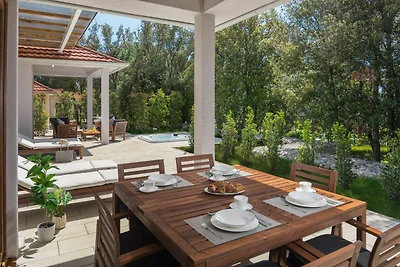 Luxury Villa Bay Porto Bus by Villas Guide