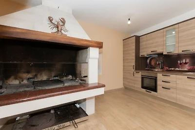 Apartman Mia 7 - Omiš by Villas Guide