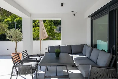 Villa Palazzo Maestral beachfront by Villas...