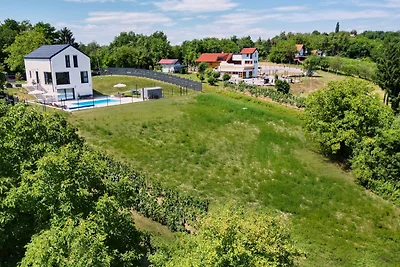 Villa M.I.L.A. by Villas Guide