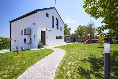 Villa M.I.L.A. by Villas Guide