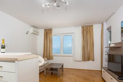 Apartman Zora 2 by Villas Guide