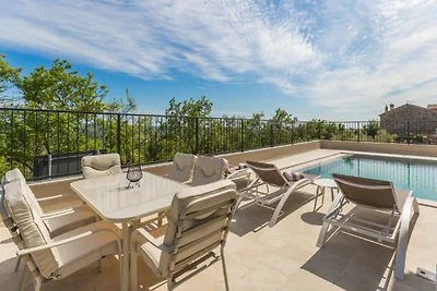 Villa Skarline by Villas Guide