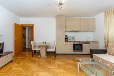 Apartman Zora 2 by Villas Guide