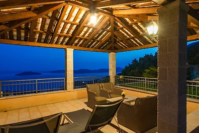 Villa Dia by Villas Guide