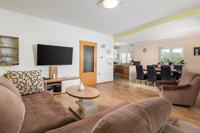 Villa Wally with outdoor pool by Villas Guide