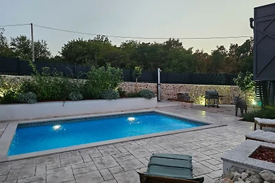 Villa 3QB - Split by Villas Guide