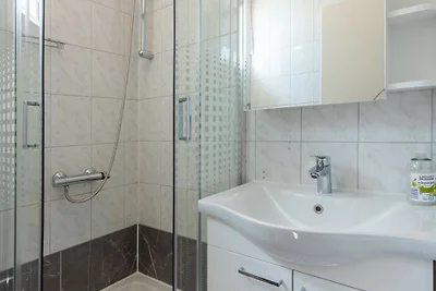 Apartman Lucija 4 by Villas Guide