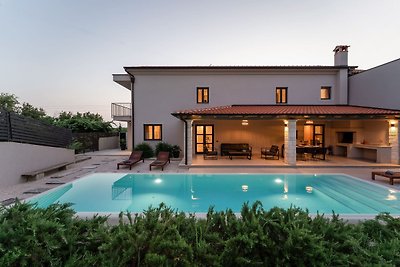 Modern villa Molindrio with pool in Poreč