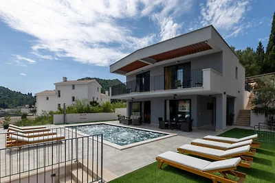 Villa Juma by Villas Guide
