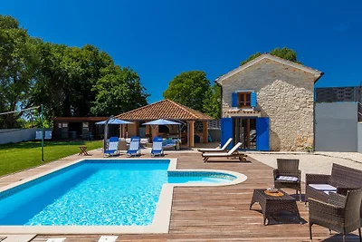 Lukini dvori by Villas Guide