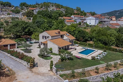 Villa Olive by Villas Guide