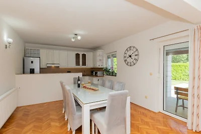 Villa Jelavic - Makarska by Villas Guide