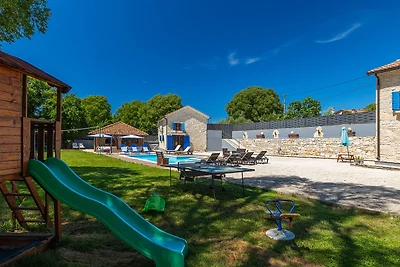 Lukini dvori by Villas Guide