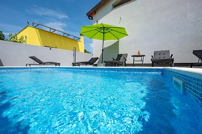 Villa Katarina - Peroj by Villas Guide