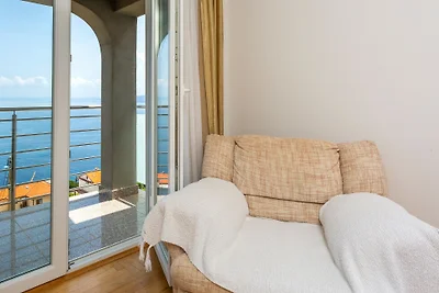 Apartman Zora 1 by Villas Guide