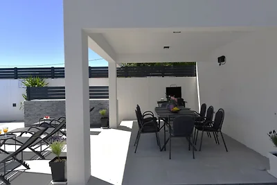 Villa Kristina - Makarska by Villas Guide