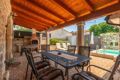 Beautiful Villa Andoro with pool in Vrsar
