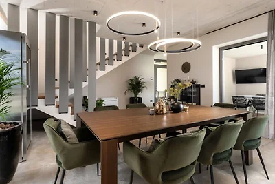 Villa Lipa Tree by Villas Guide