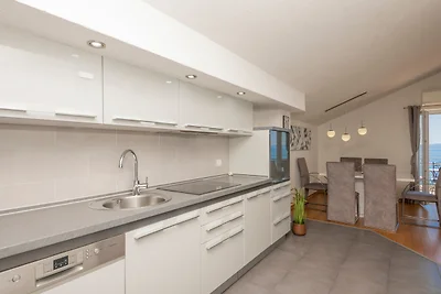 Villa Elizabeta Makarska by Villas Guide