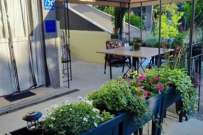 Studio apartment Flora by Villas Guide