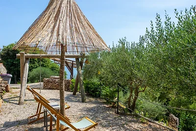 Villa Hidden world with pool by Villas Guide