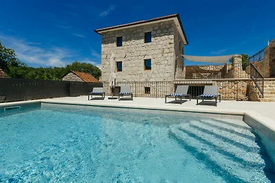 Villa Mila - Makarska by Villas Guide