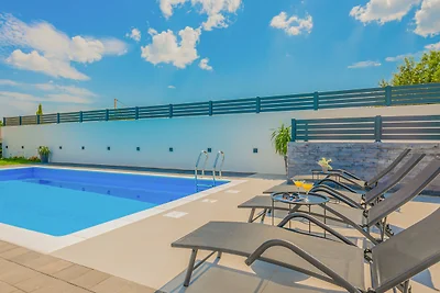 Villa Kristina - Makarska by Villas Guide