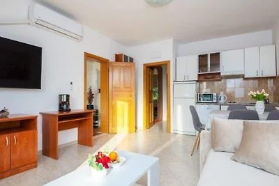 Apartment Azzurro 2 by Villas Guide