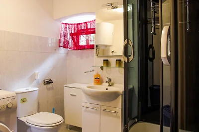 House Mirjana with pool by Villas Guide