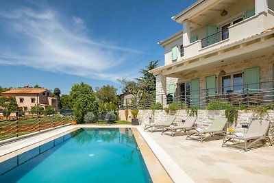 Rustic villa Vita with outdoor pool in...