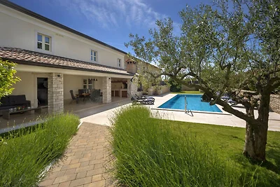 Villa Lori by Villas Guide