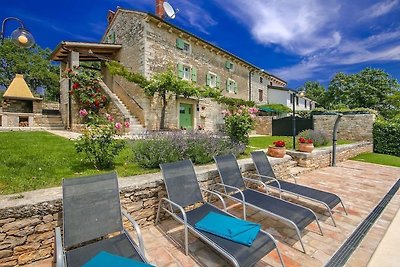 Rustic villa Casa Mazuli with pool in...