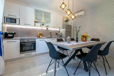 Villa Ivona Oslje by Villas Guide