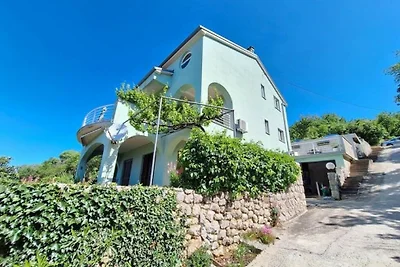 Melone Apartman 2 Dramalj by Villas Guide