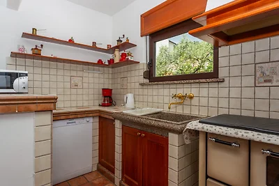Apartment Daša with pool by Villas Guide