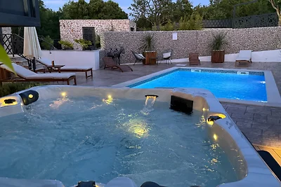 Villa 3QB - Split by Villas Guide