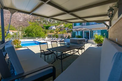 Villa Šestic-Makarska by Villas Guide