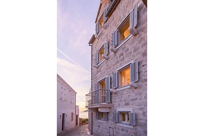 Villa Palazzo Antiqua beachfront Vis by Villa...