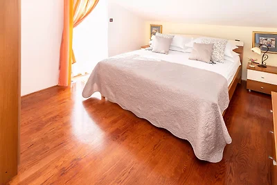 Villa Palace Clara Apartment 3 island Krk by...