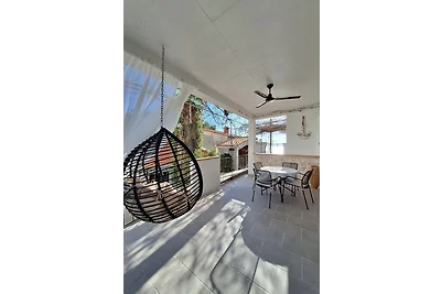 Apartman Mediteraneo 2 by Villas Guide