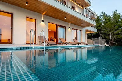 Villa Cristal Blue by Villas Guide