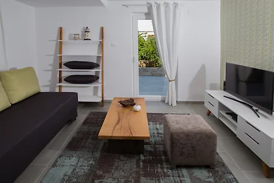 Villa Estate 2 by Villas Guide