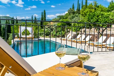 Villa Palma by Villas Guide