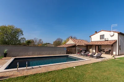 Beautiful Villa Casa Noemi with pool in Porec