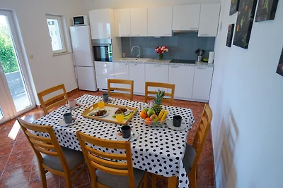 Green Escape Holiday House by Villas Guide