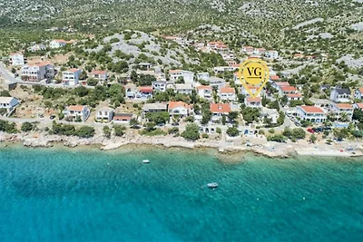 Villa Figs beachfront apartman 1 by Villas...