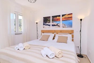 Villa Miholašcica 1 on Island Cres by Villas...