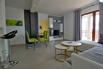 Apartment Paola 2 by Villas Guide