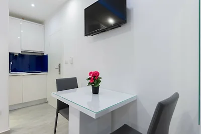 Studio Apartman Mia 1 - Omiš by Villas Guide